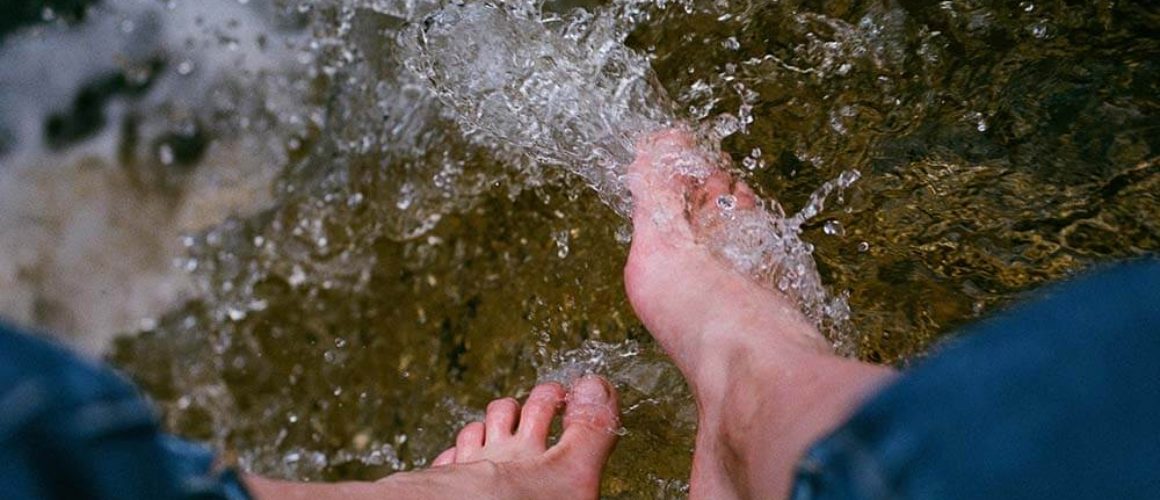 Jesus washing the disciples feet