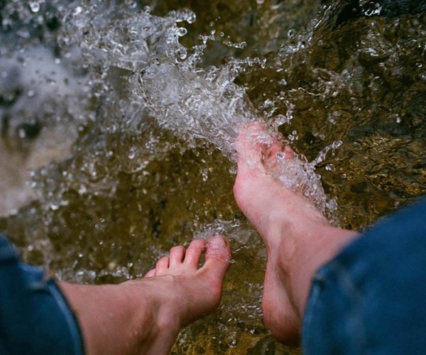 Jesus washing the disciples feet